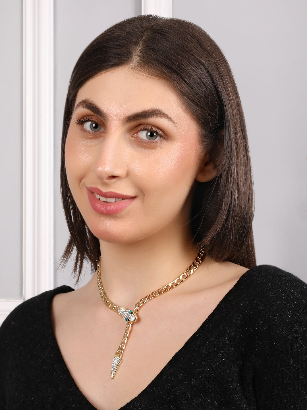 Voguish Crystal Chain Necklace