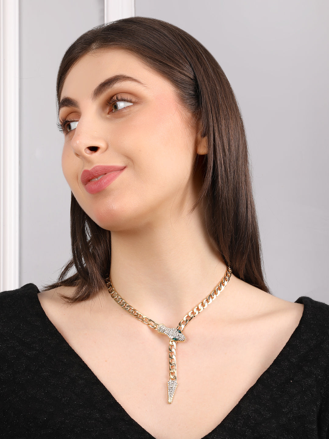 Voguish Crystal Chain Necklace