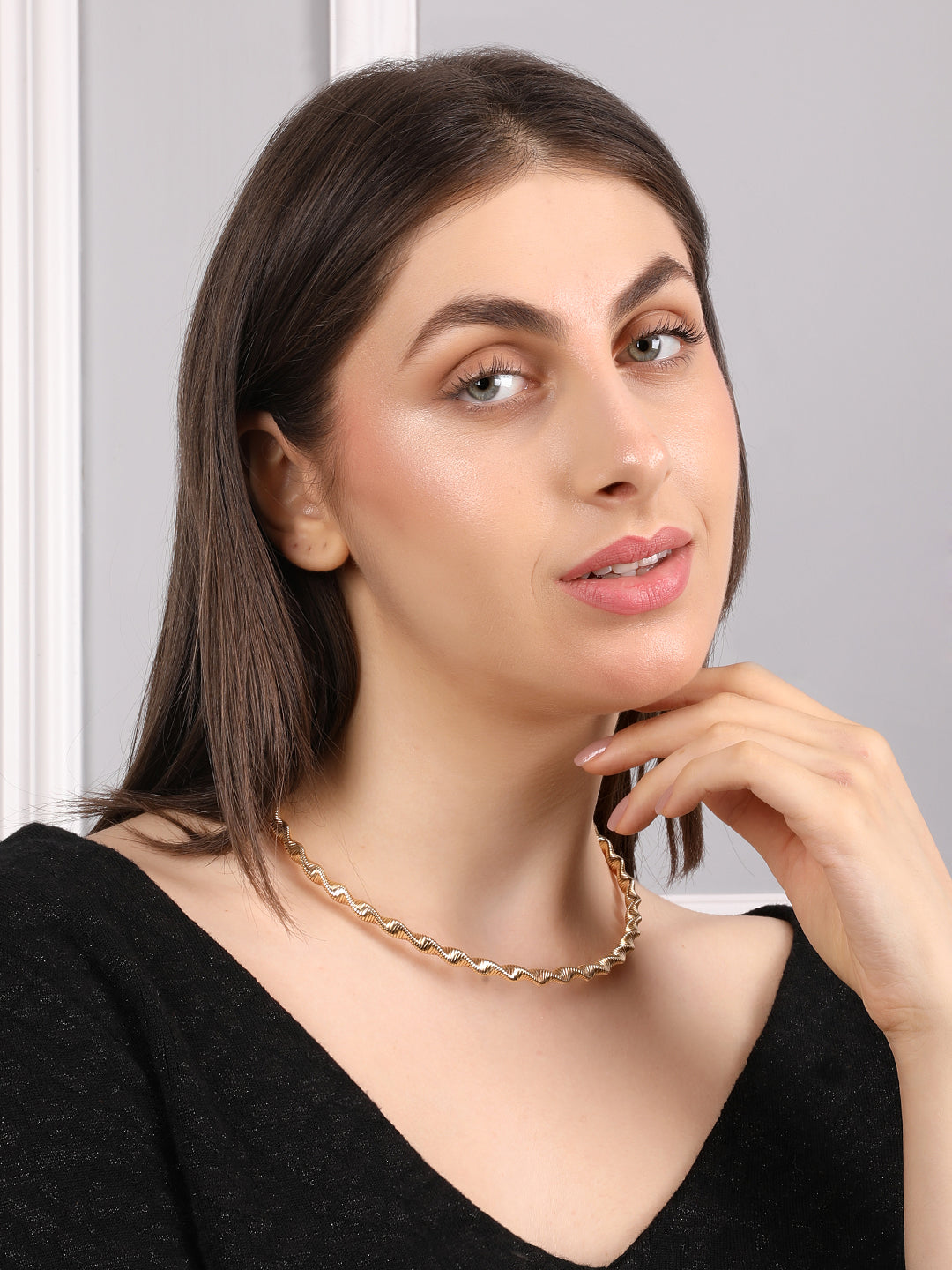 Stunning Golden Twisted Chain Necklace