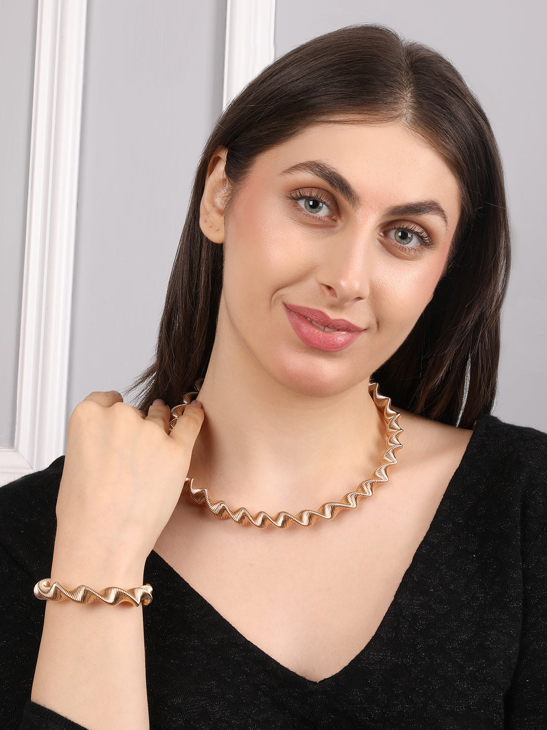 Kraze Spiral Twisted Necklace & Bracelet Set