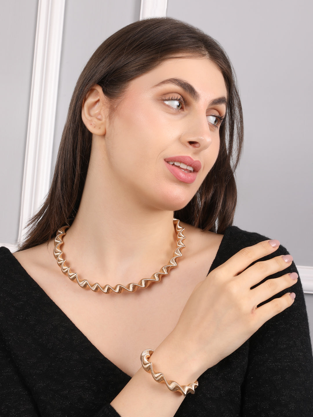 Kraze Spiral Twisted Necklace & Bracelet Set