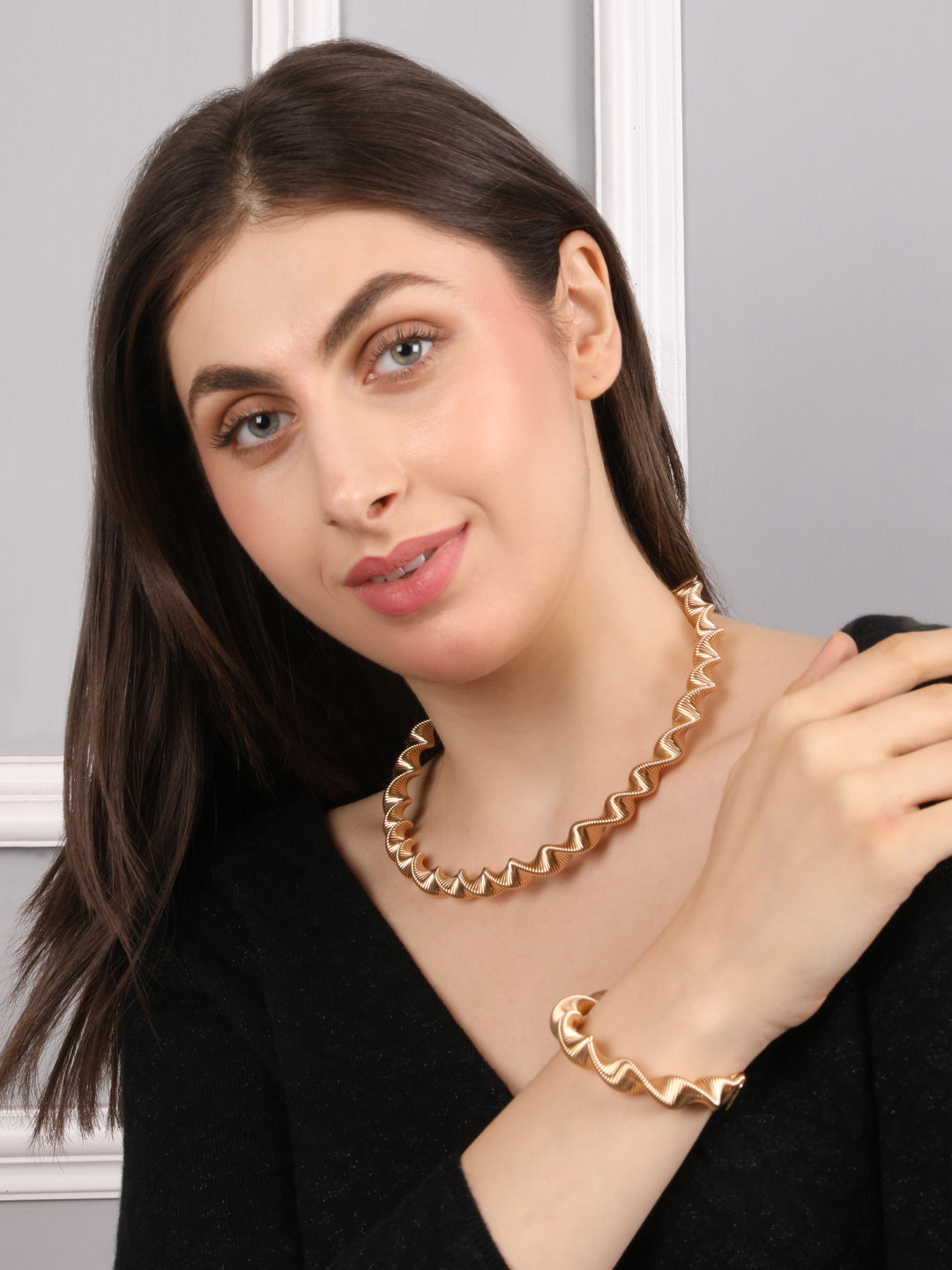 Kraze Spiral Twisted Necklace & Bracelet Set