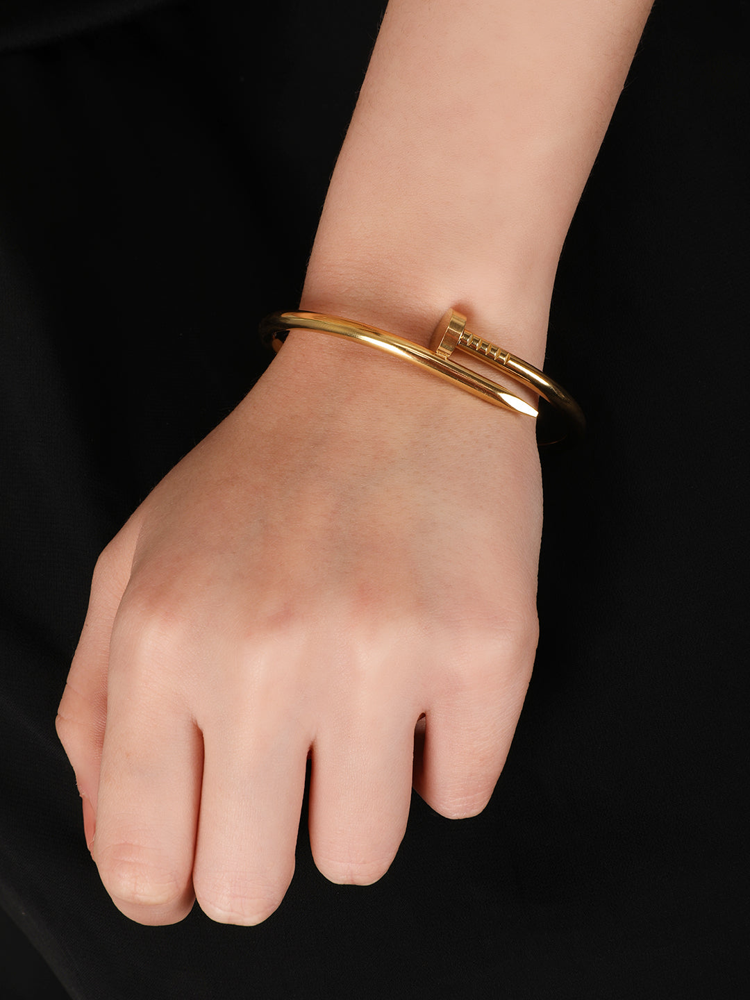 Kraze Voguish Golden Bracelet