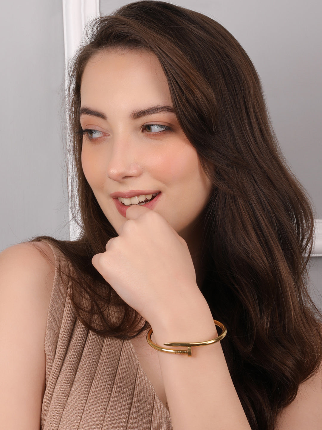 Kraze Voguish Golden Bracelet