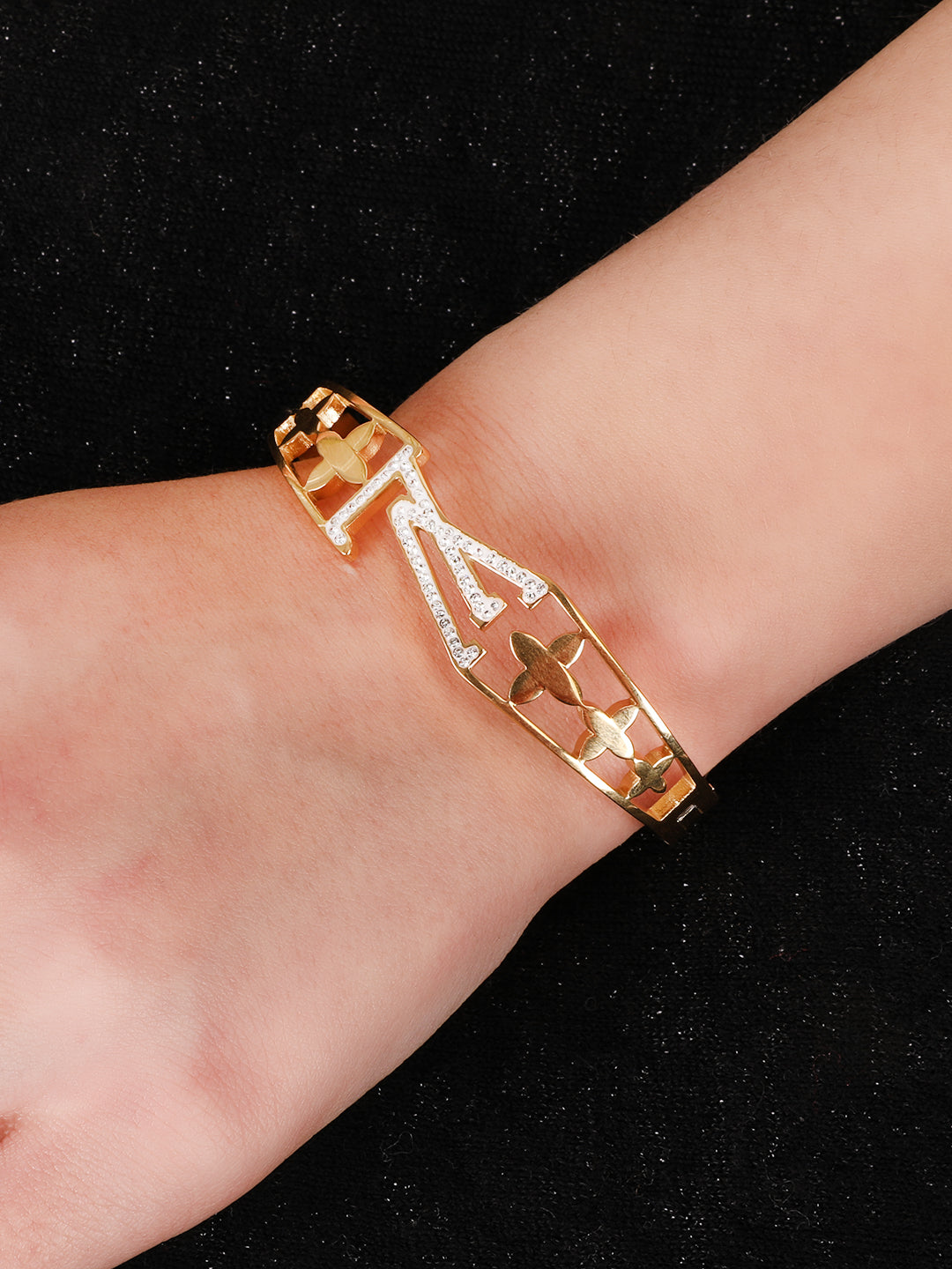 Gracious Golden V&L Bracelet