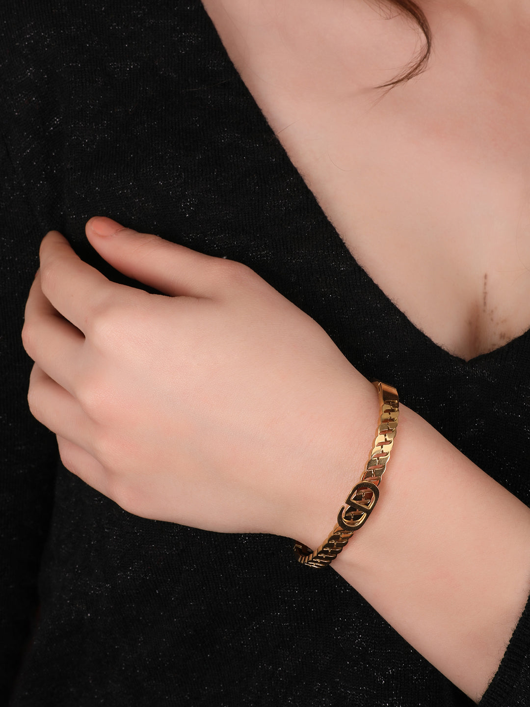Gracious Golden Twisted Bracelet