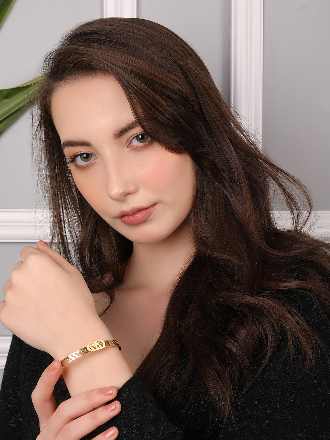 Gracious Golden Twisted Bracelet