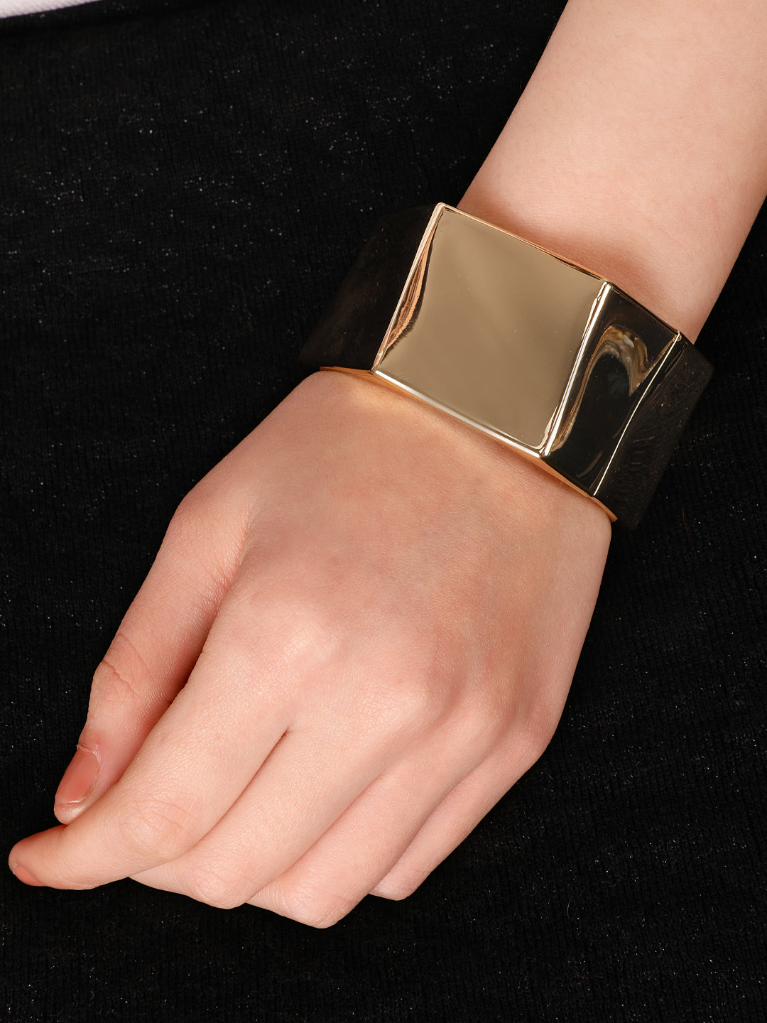Vivacious Golden Bracelet