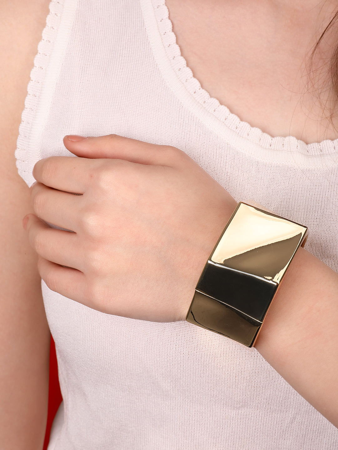 Vivacious Golden Bracelet