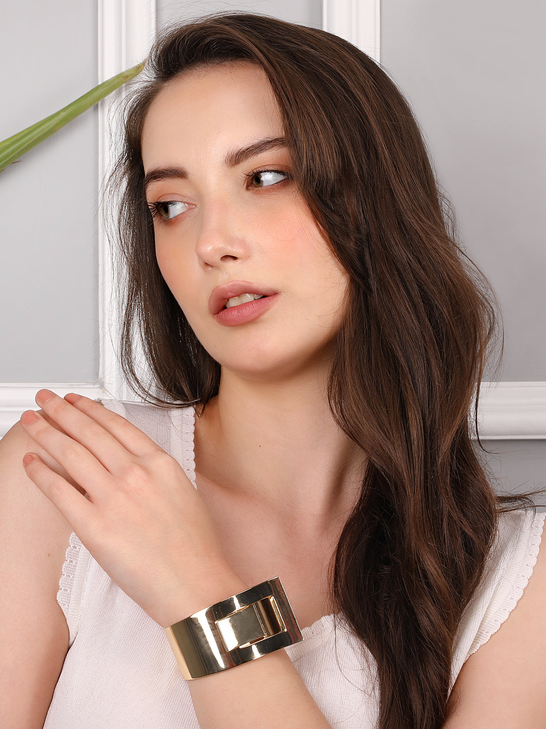 Elegance Golden Bracelet