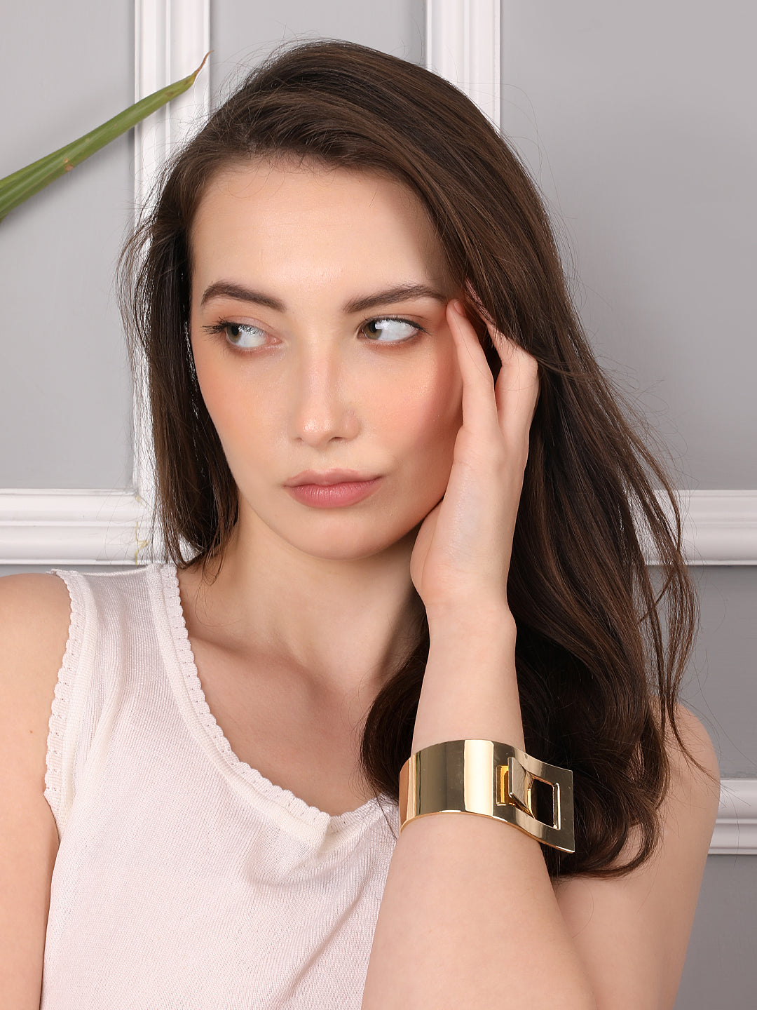 Elegance Golden Bracelet