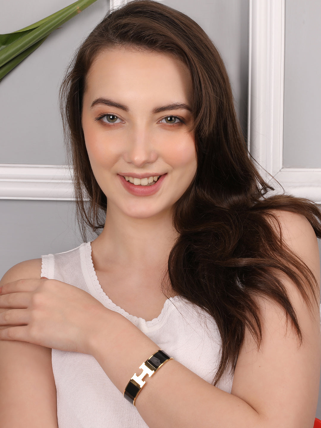 Capricious Golden Black Bracelet