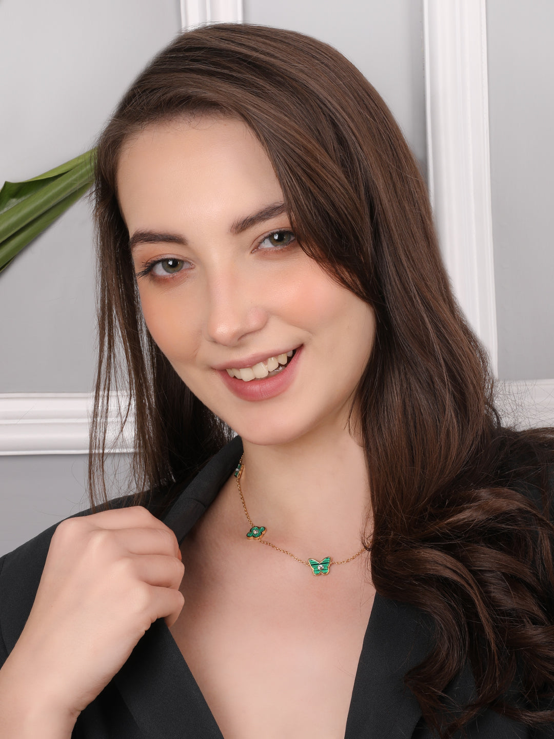 Floral Charm Sleek Pendant