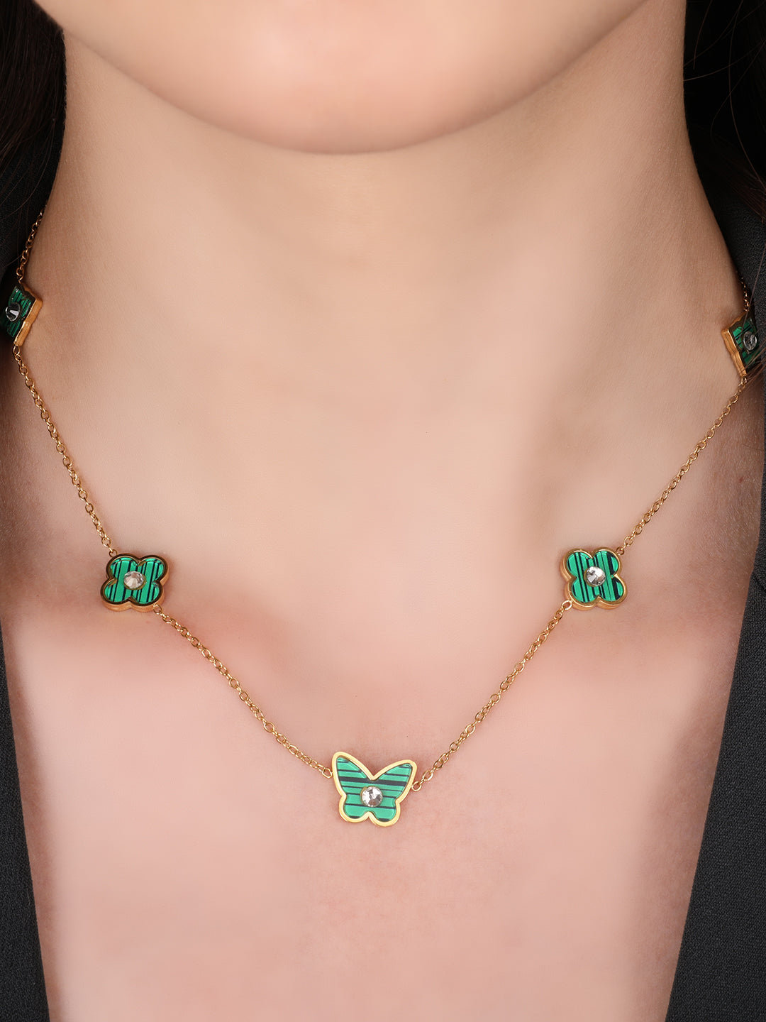 Floral Charm Sleek Pendant
