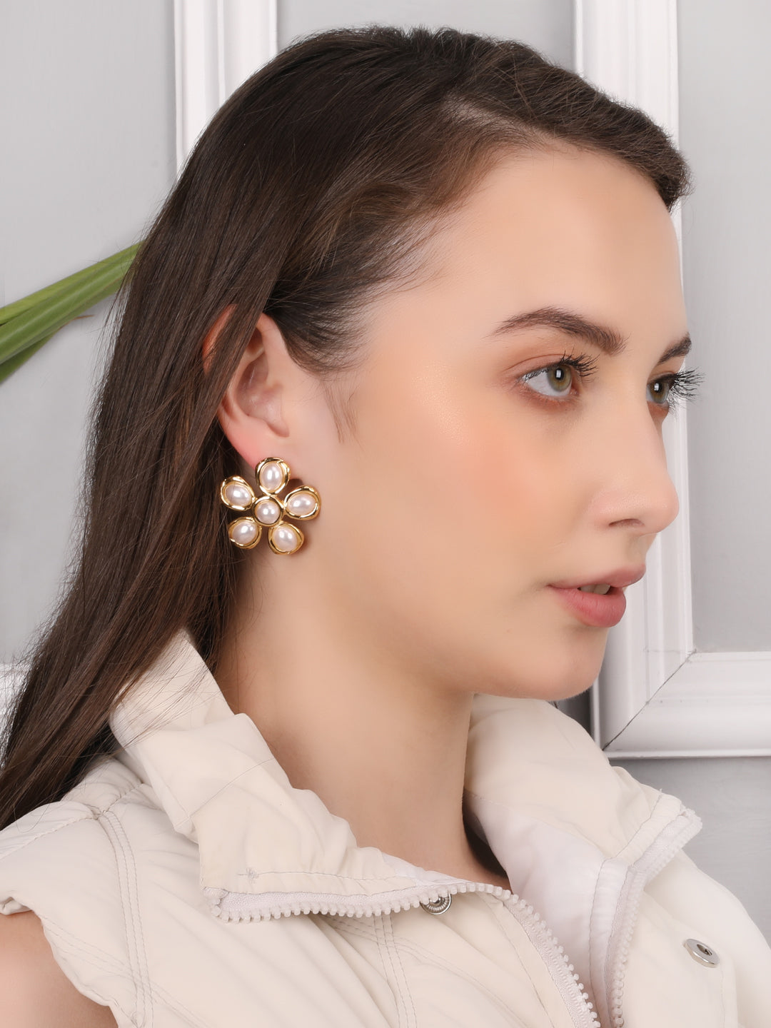 Kraze Pearl Floret Earring