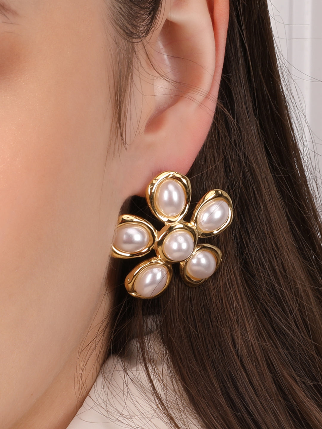 Kraze Pearl Floret Earring