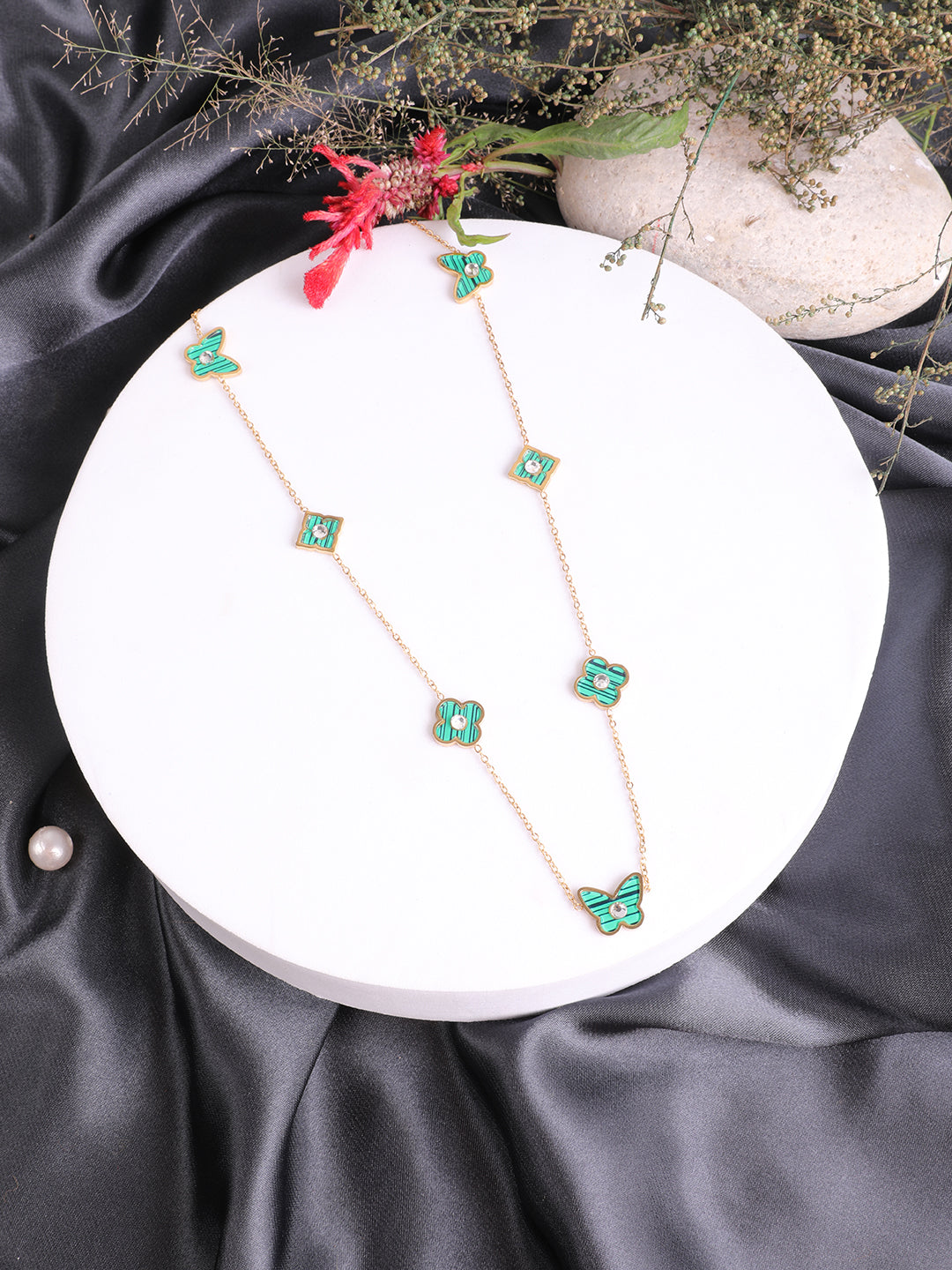 Floral Charm Sleek Pendant