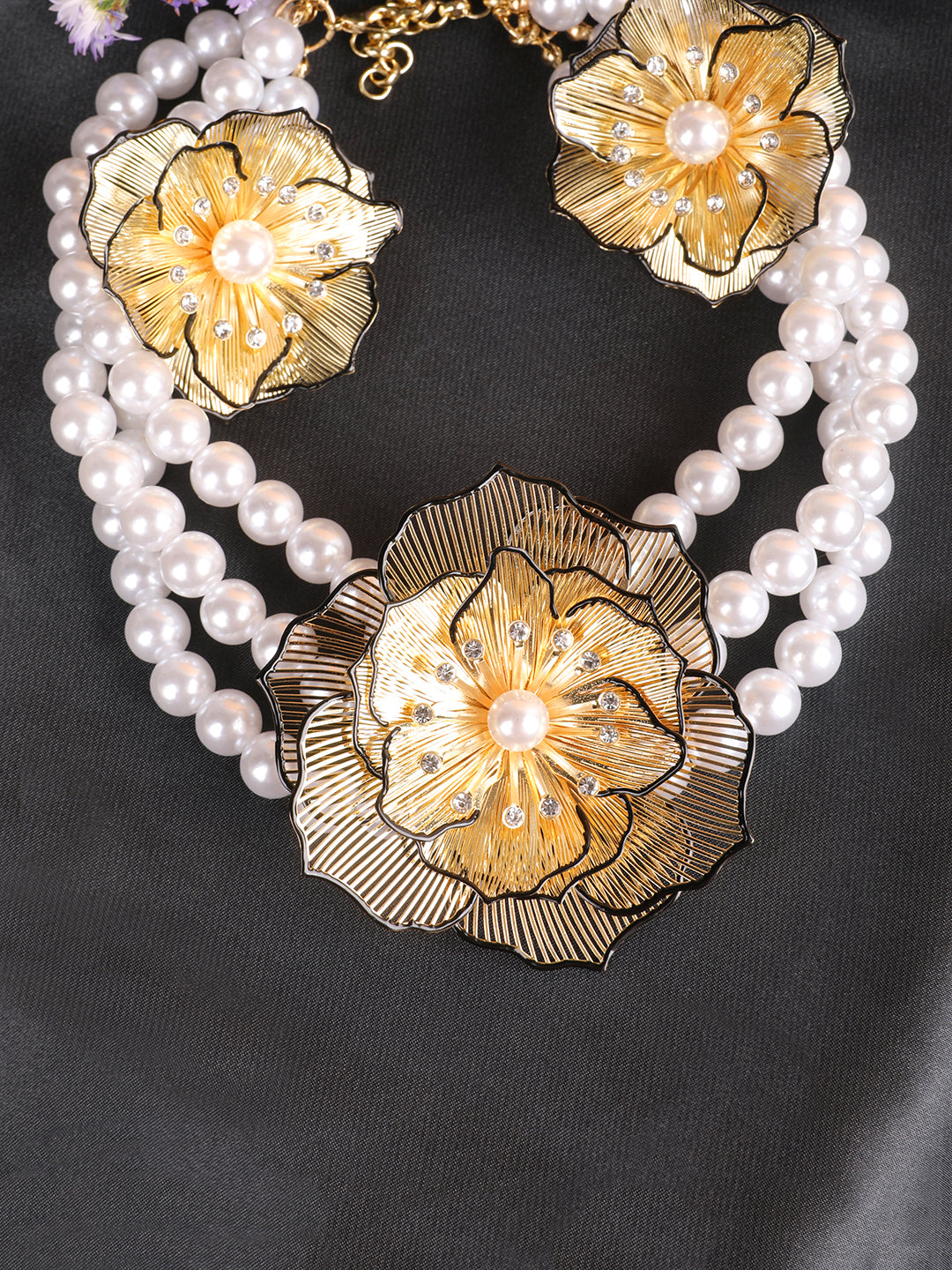 Kraze Elegant Floral Pearl Necklace Set