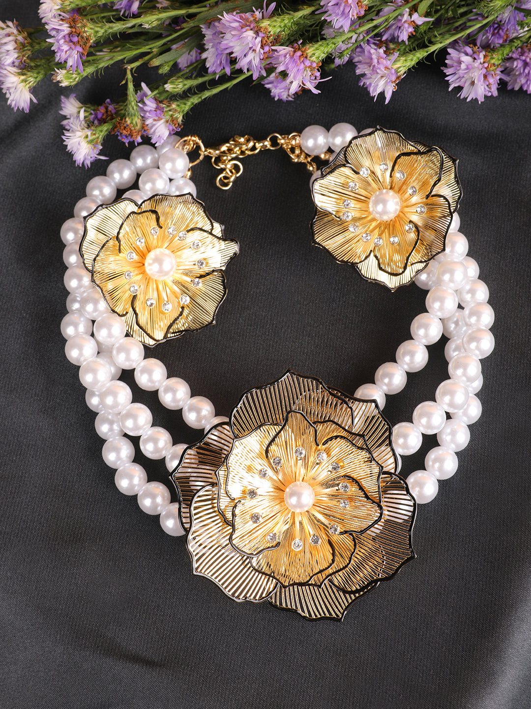 Kraze Elegant Floral Pearl Necklace Set