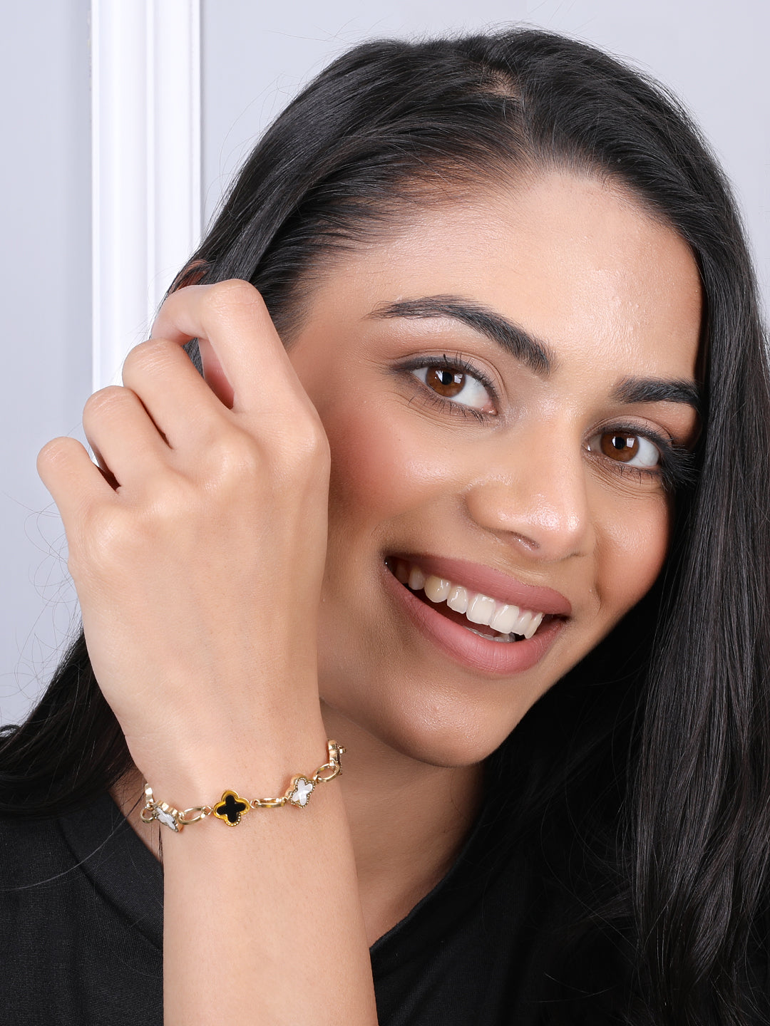 Kraze Golden Floral Link Bracelet
