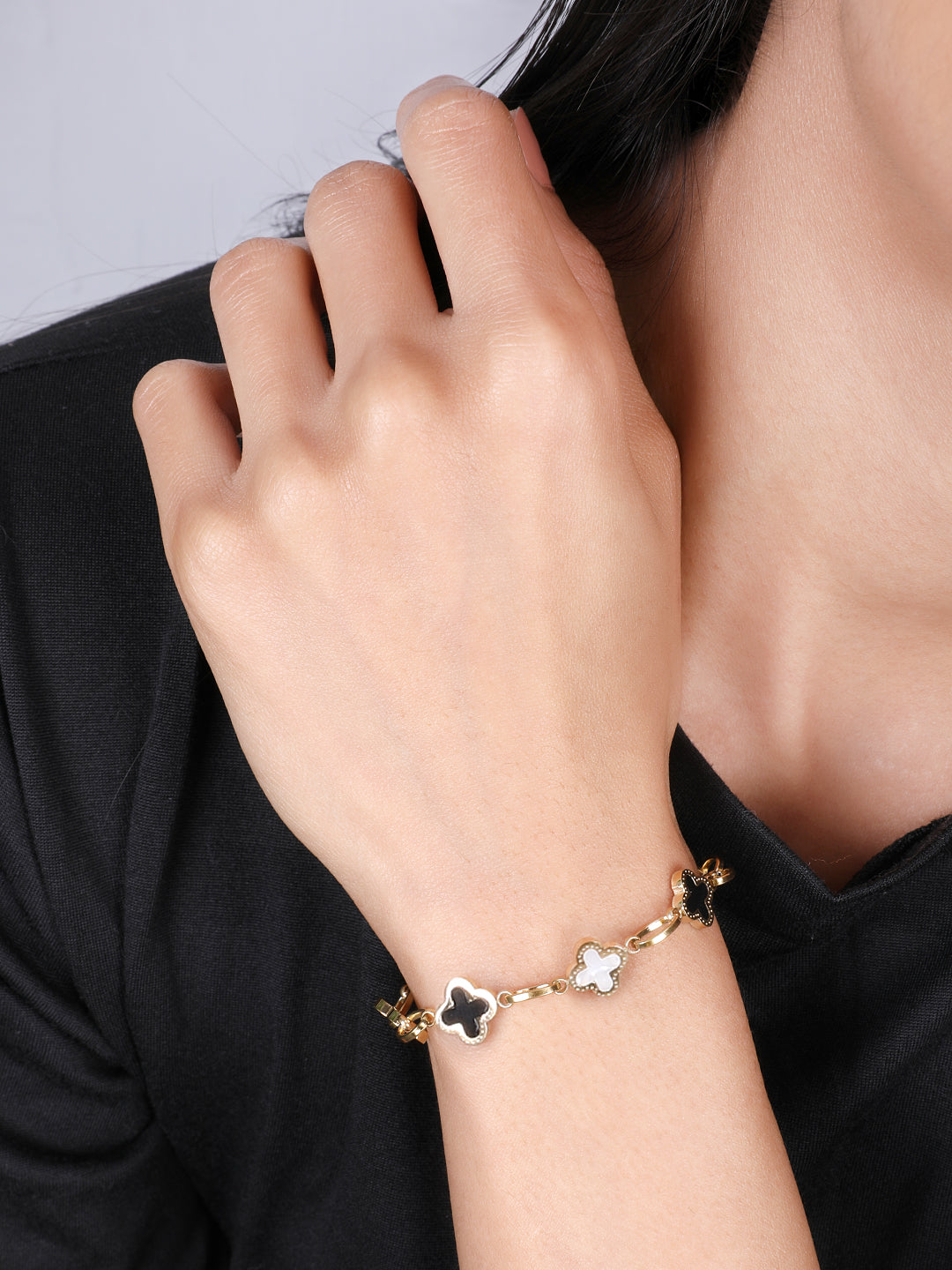 Kraze Golden Floral Link Bracelet