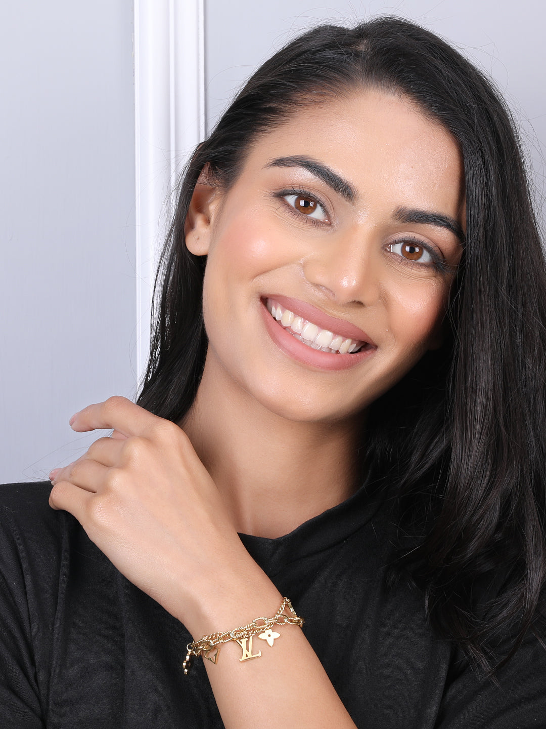 Kraze Glorious Golden Attractive Bracelet