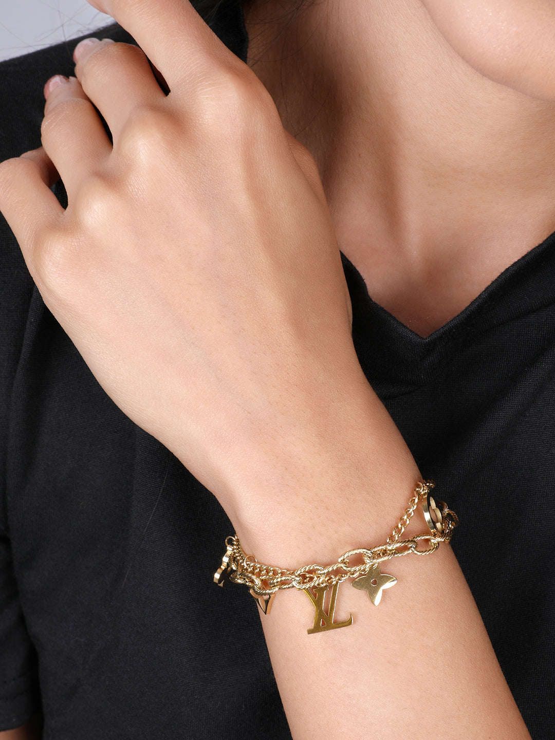 Kraze Glorious Golden Attractive Bracelet