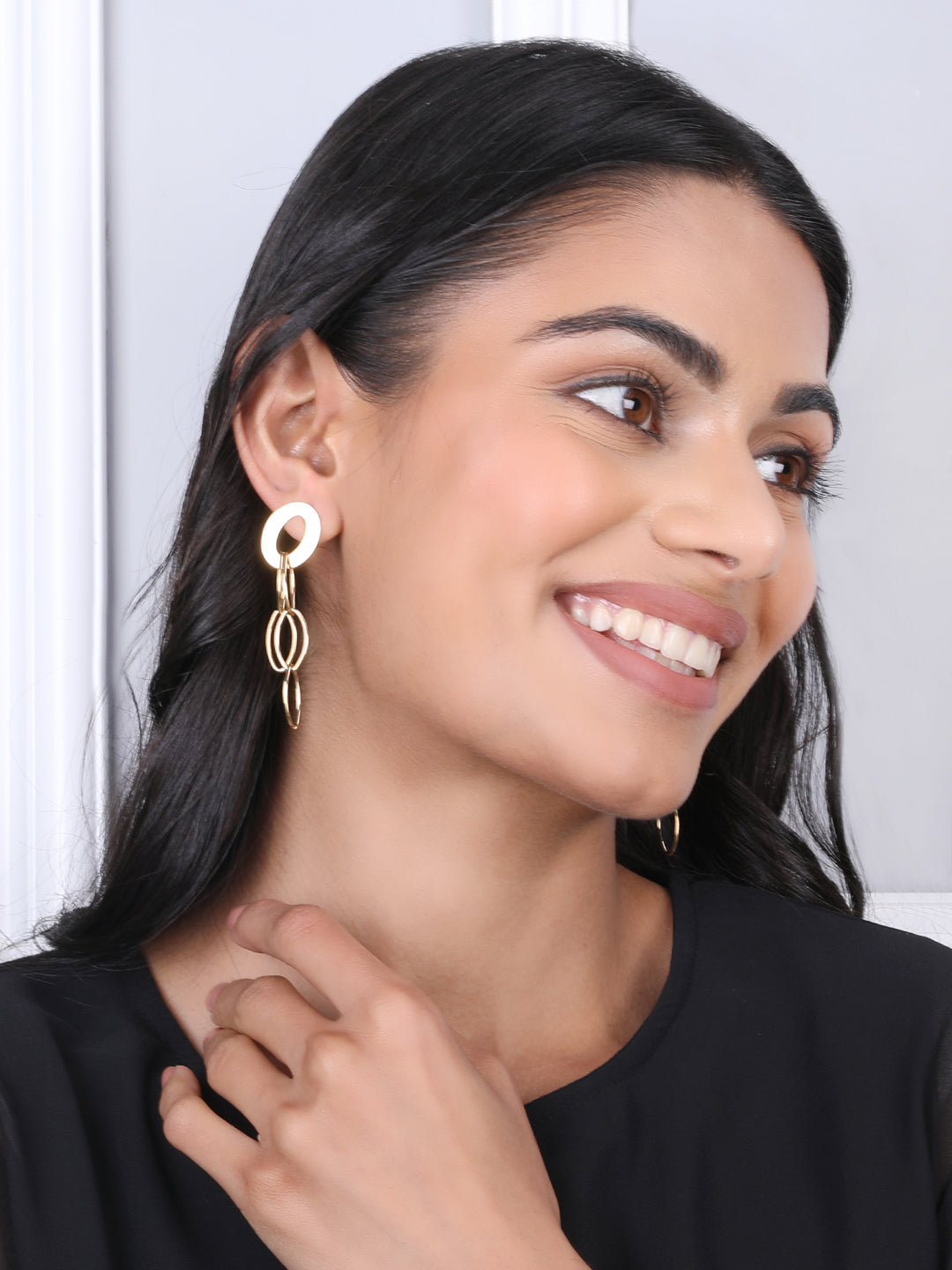 Modest Round Danglers Earrings