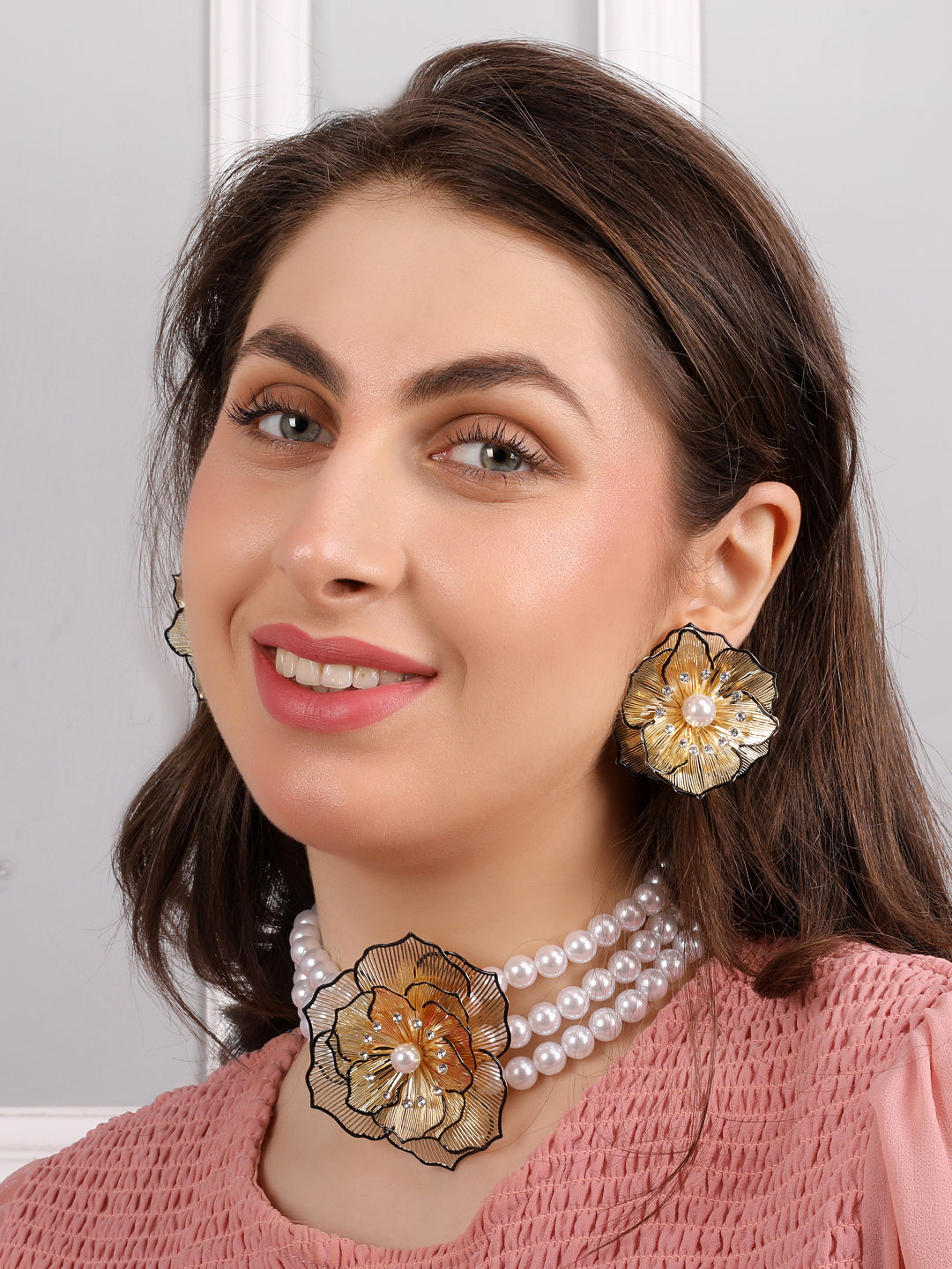Kraze Elegant Floral Pearl Necklace Set