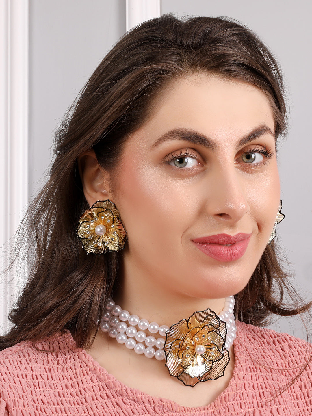 Kraze Elegant Floral Pearl Necklace Set