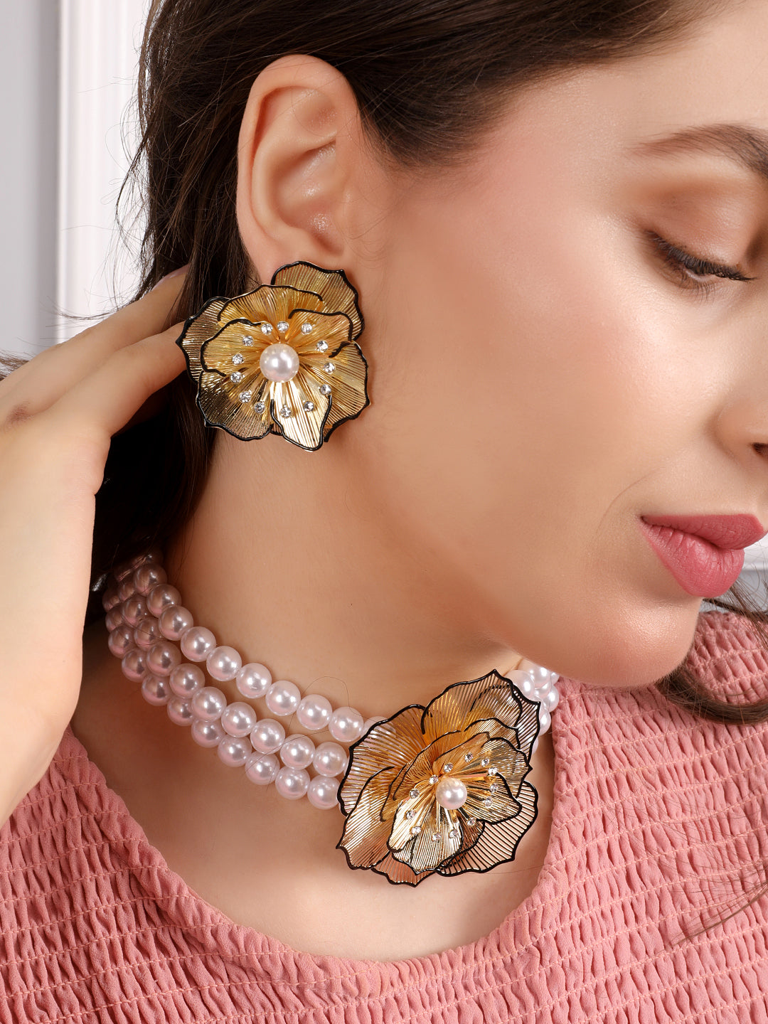 Kraze Elegant Floral Pearl Necklace Set