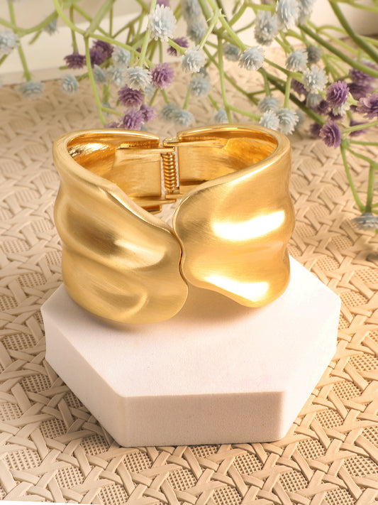 Royal Shiny Golden Bracelet