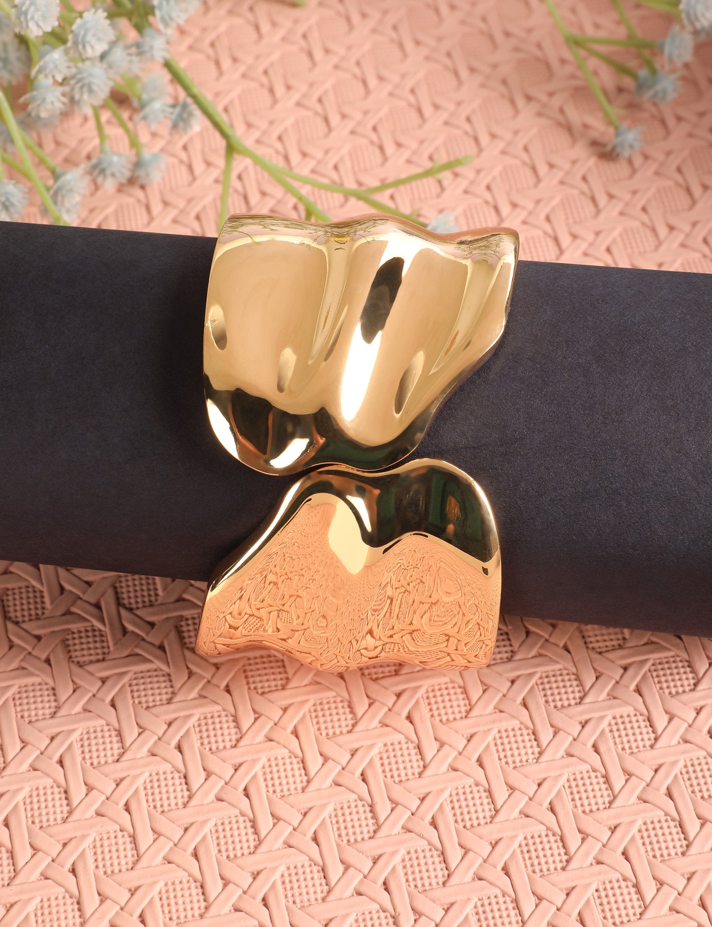 Kraze Stylish Shiny Golden Bracelet