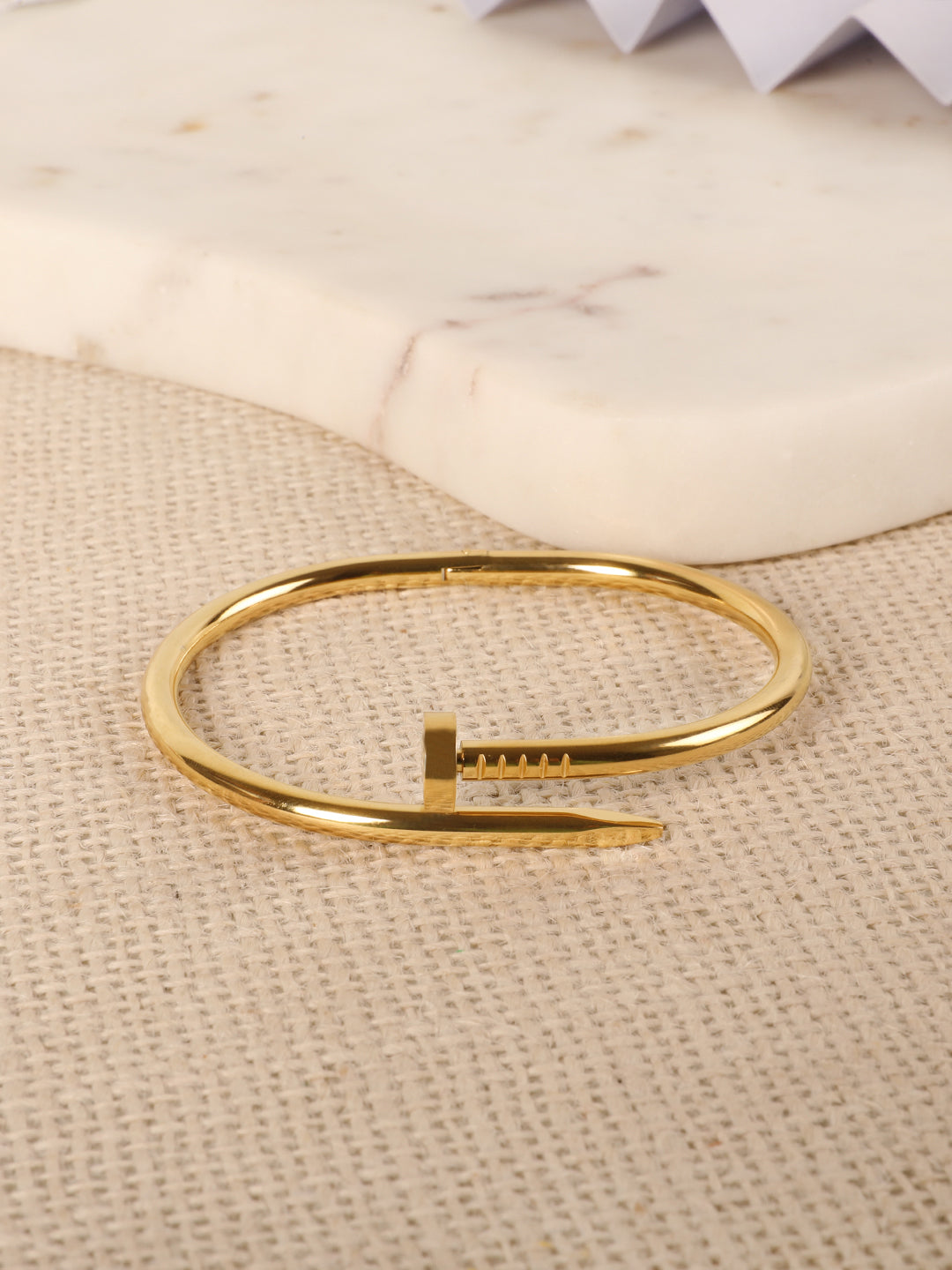 Kraze Voguish Golden Bracelet