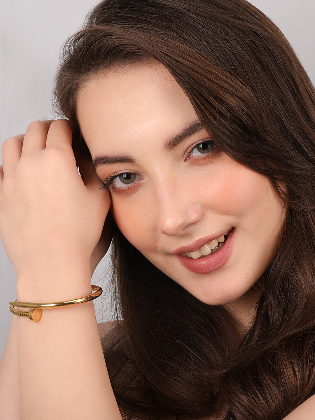 Kraze Voguish Golden Bracelet