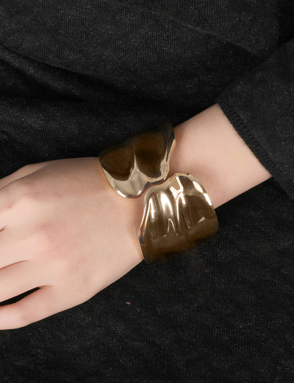 Kraze Stylish Shiny Golden Bracelet