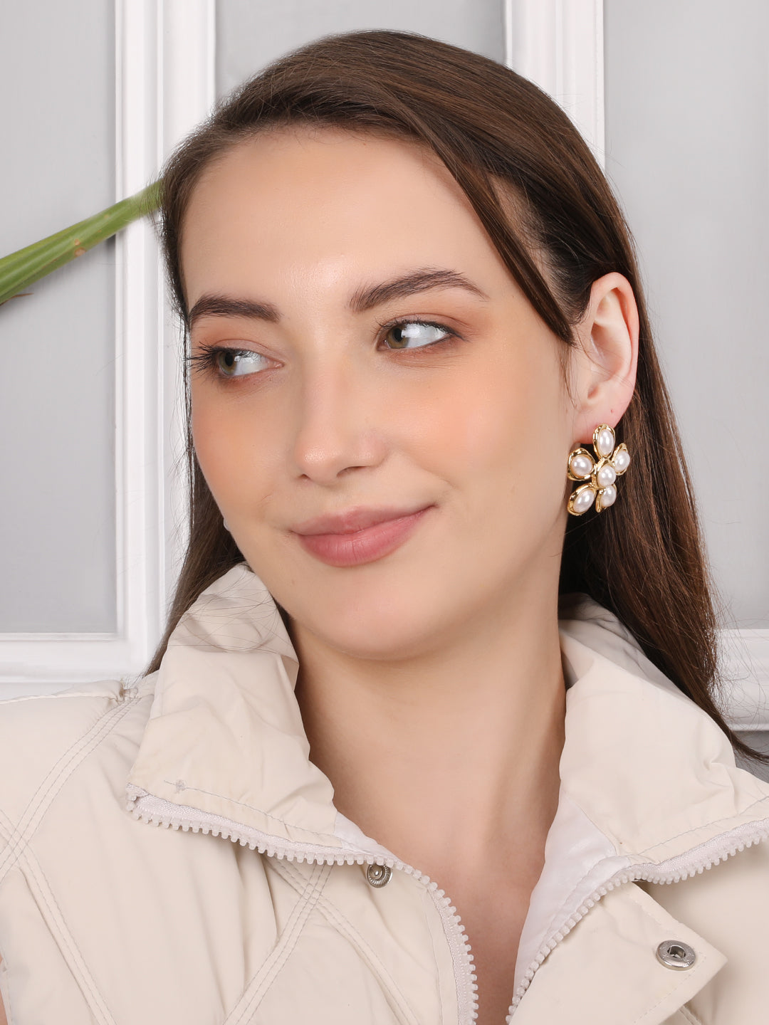 Kraze Pearl Floret Earring