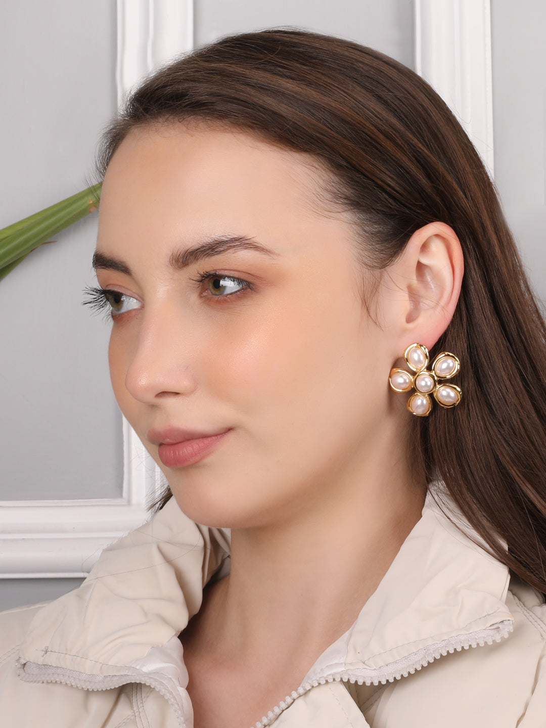 Kraze Pearl Floret Earring
