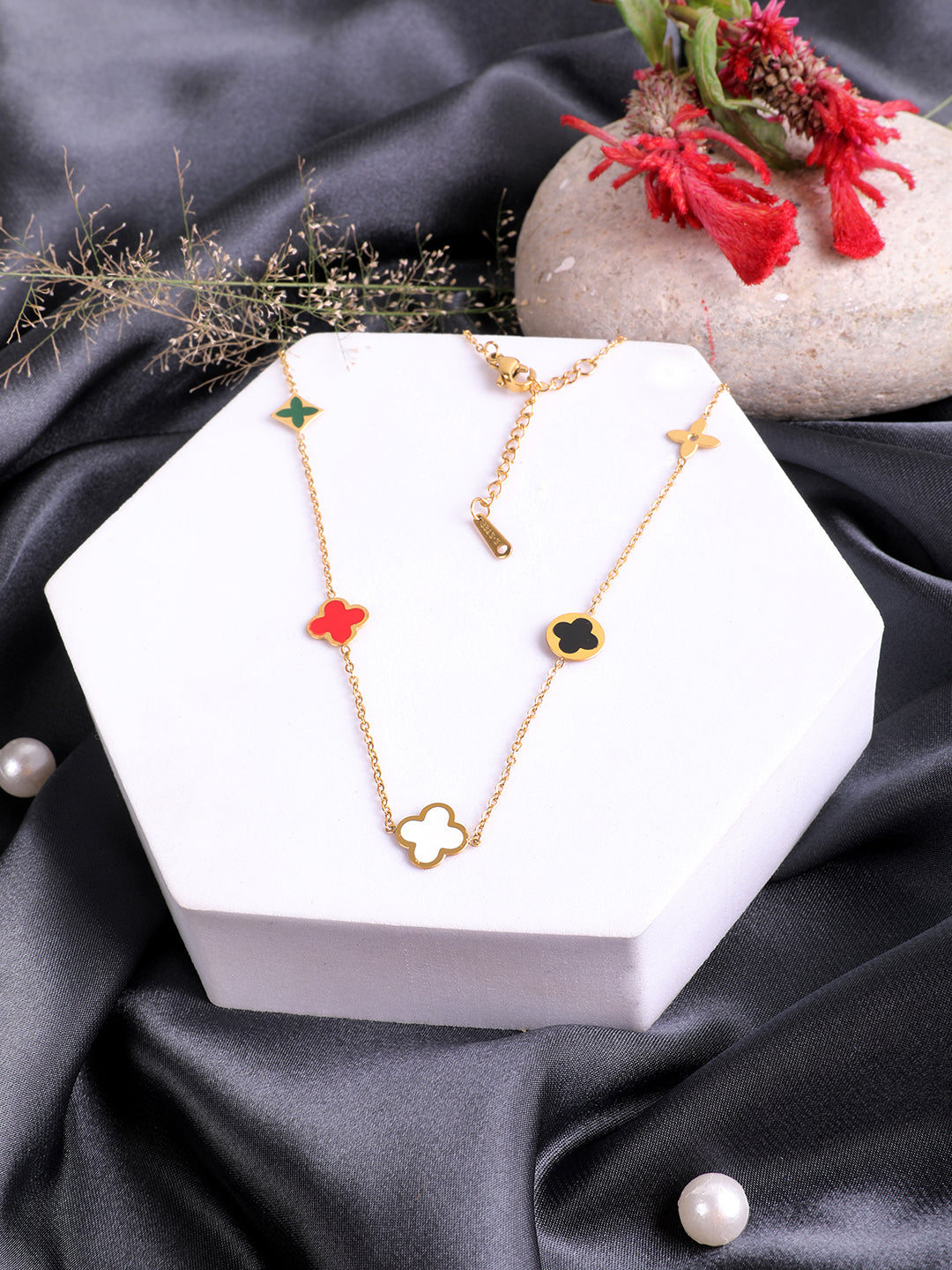 Kraze Magic Petal Pendant