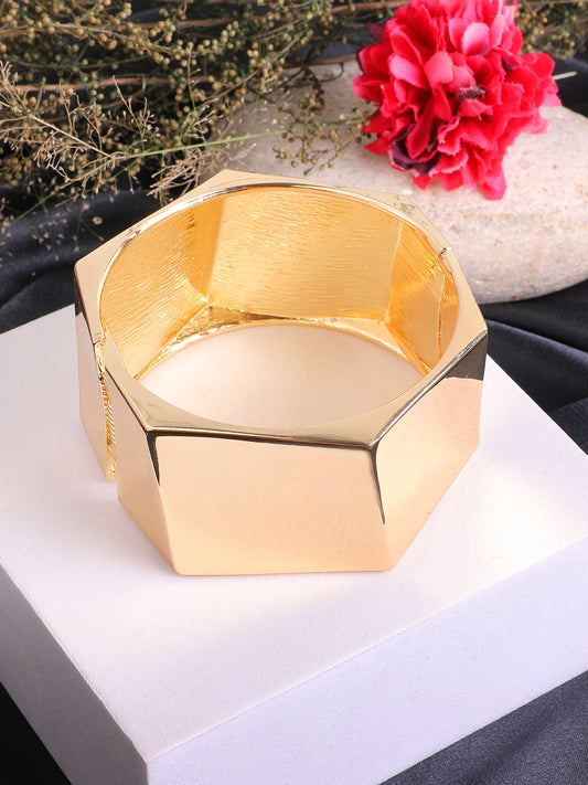 Vivacious Golden Bracelet