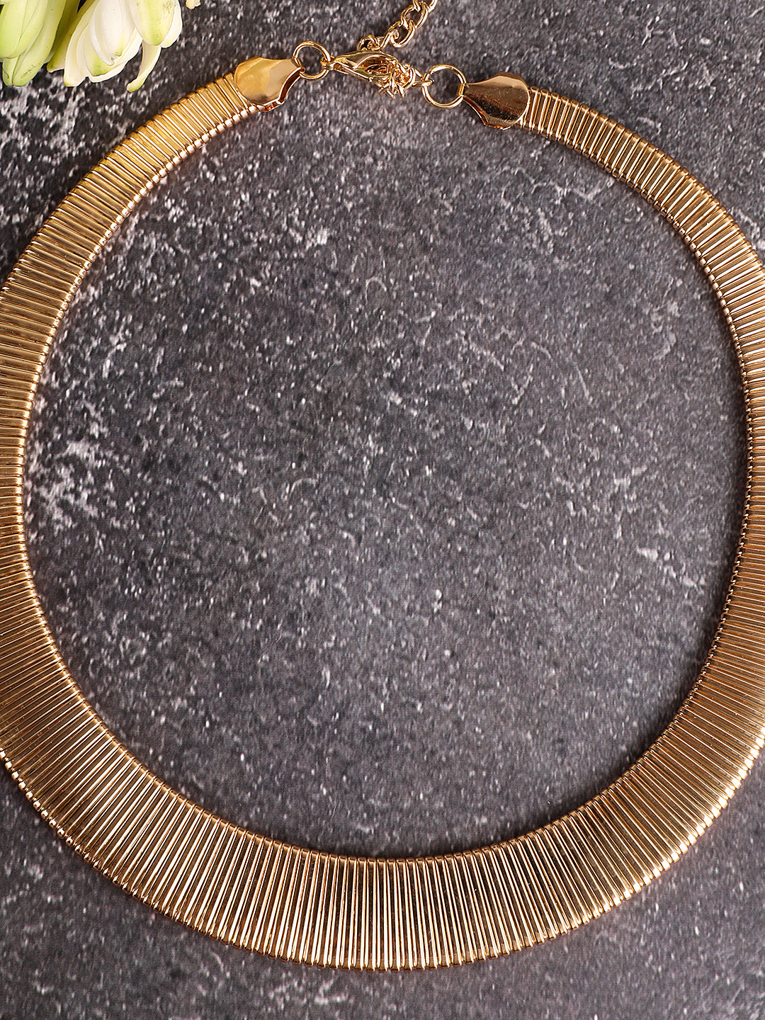 Glamorous Golden Chain Necklace