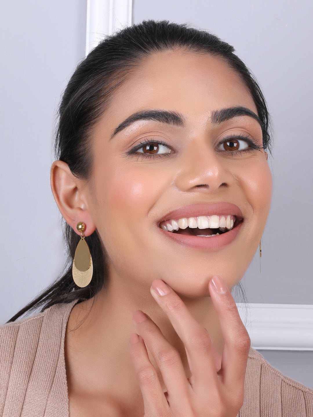 Kraze Luminous Golden Raindrop Earrings