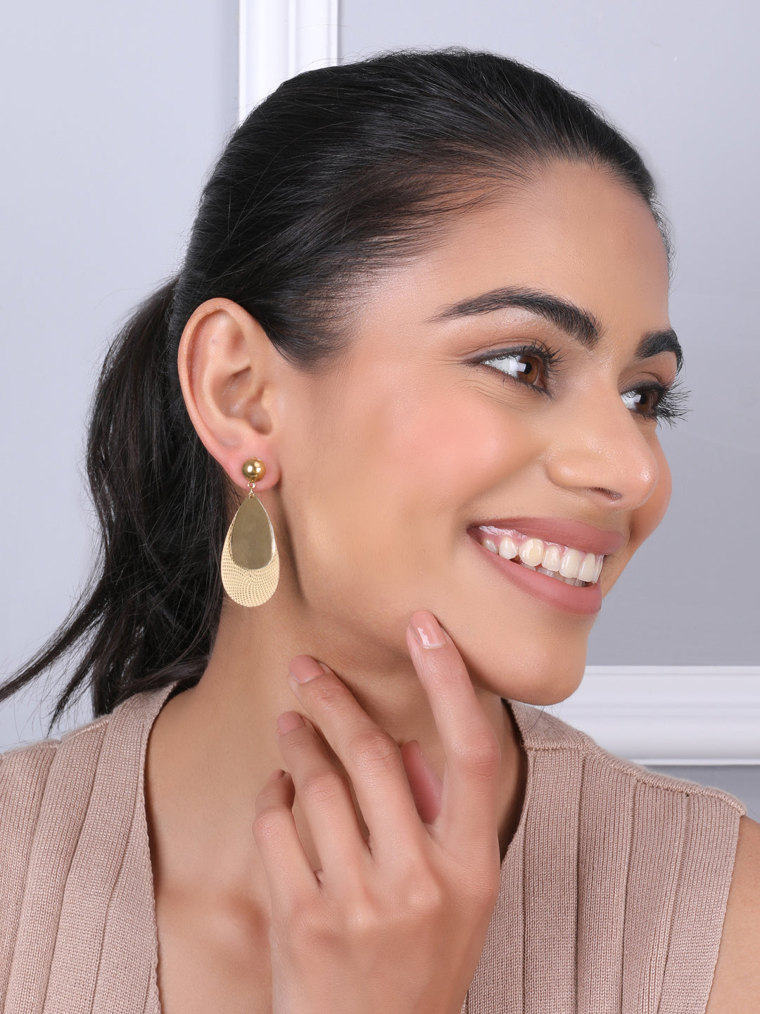 Kraze Luminous Golden Raindrop Earrings