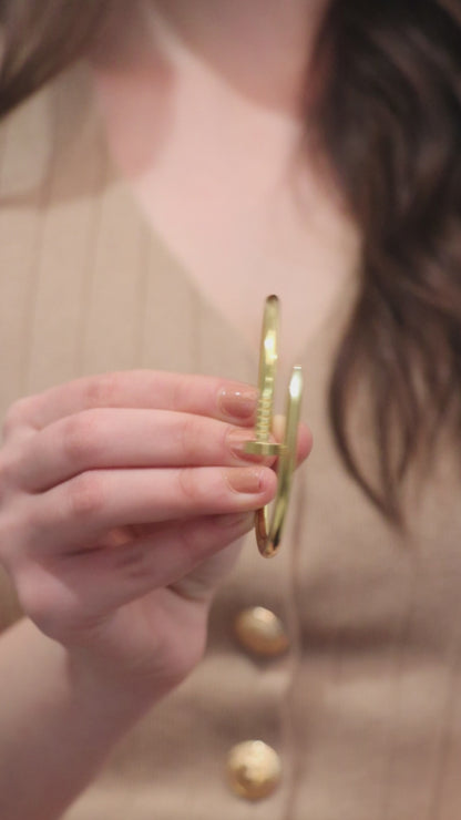 Kraze Voguish Golden Bracelet